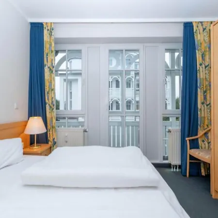 Mit Balkon Und Schwimmbadnutzung In Apartment *