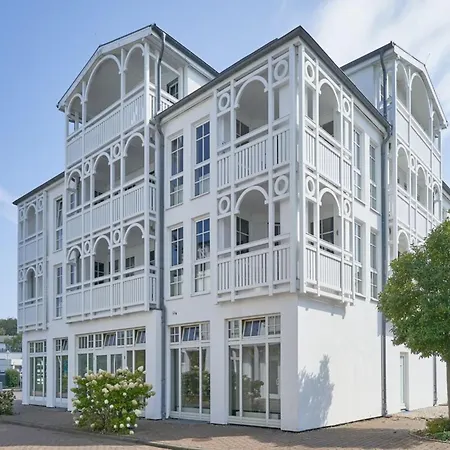 Mit Balkon Und Schwimmbadnutzung In Apartment *