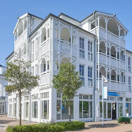 Mit Balkon Und Schwimmbadnutzung In Apartment